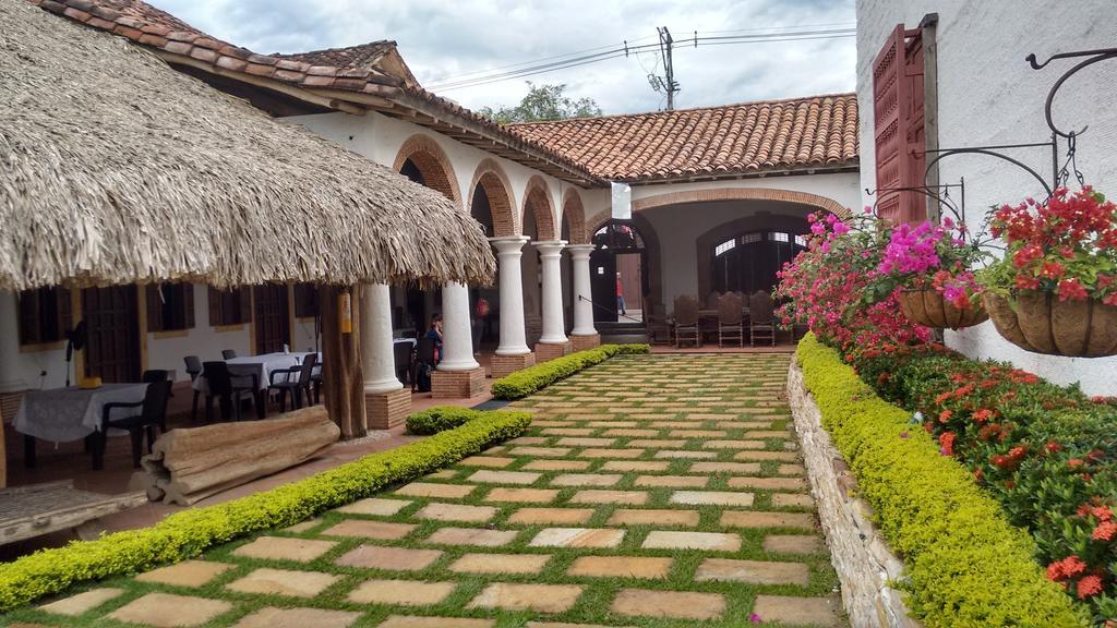 Hotel Santa Barbara Colonial - Santa Fe De Antioquia Ruang foto