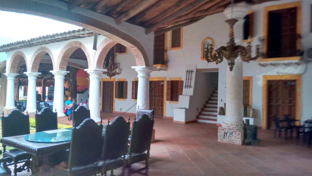 Hotel Santa Barbara Colonial - Santa Fe De Antioquia Ruang foto
