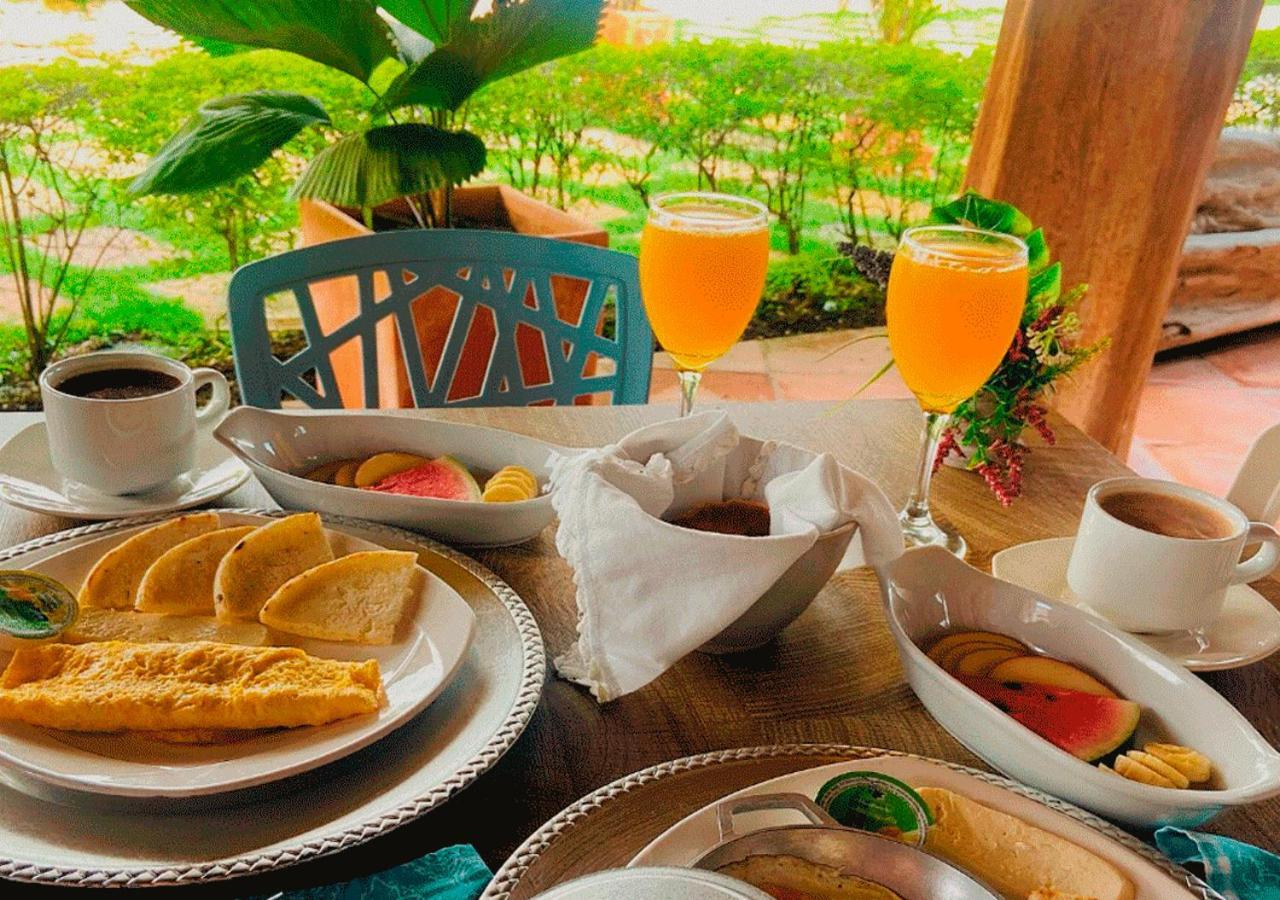 Hotel Santa Barbara Colonial - Santa Fe De Antioquia Bagian luar foto